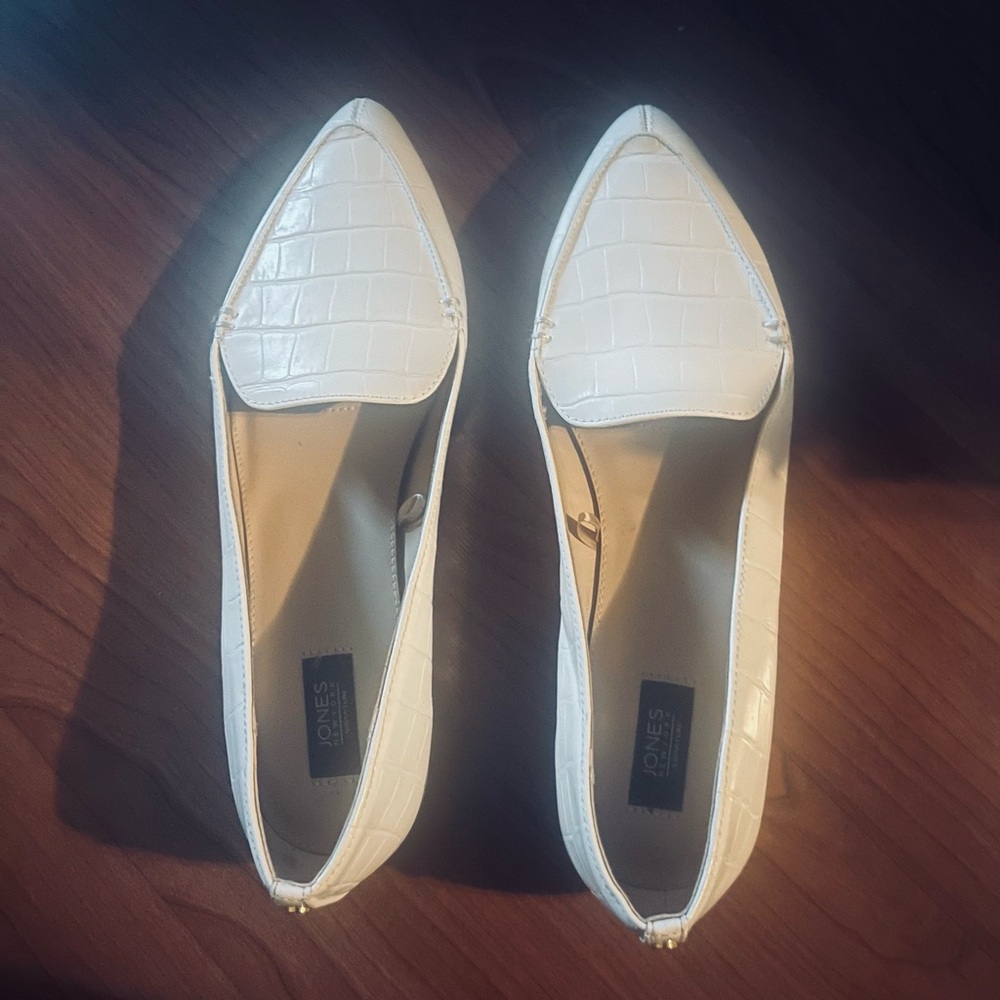 Jones New York White Croc-Patterned Flats